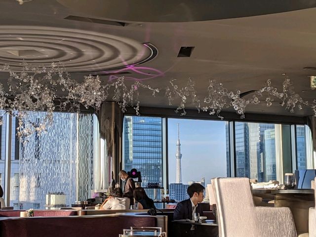 【東京】日比谷公園や皇居外苑を見下ろせる煌びやかなレストラン
