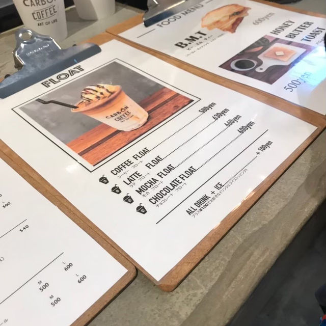 コーヒースタンドに併設されたギャラリーが可愛すぎる！