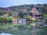 สระน้ำมังกรดำ (Black Dragon Pool) ลี่เจียง 