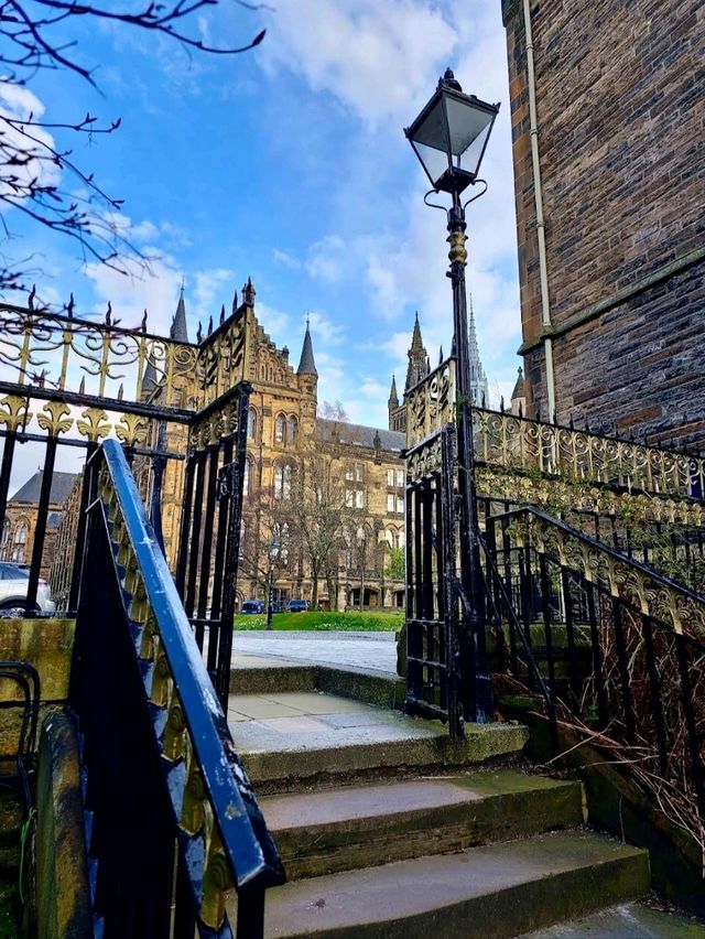 Wandering Through the University of Glasgow: A Magical Experience 🎓🏰🌳📚