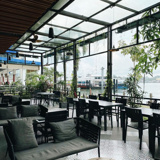 MoMoo Juice Bar & Coffee at Harbour Bay