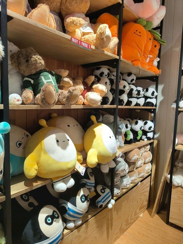 Everything Cute in One Store – Green Party Vibes