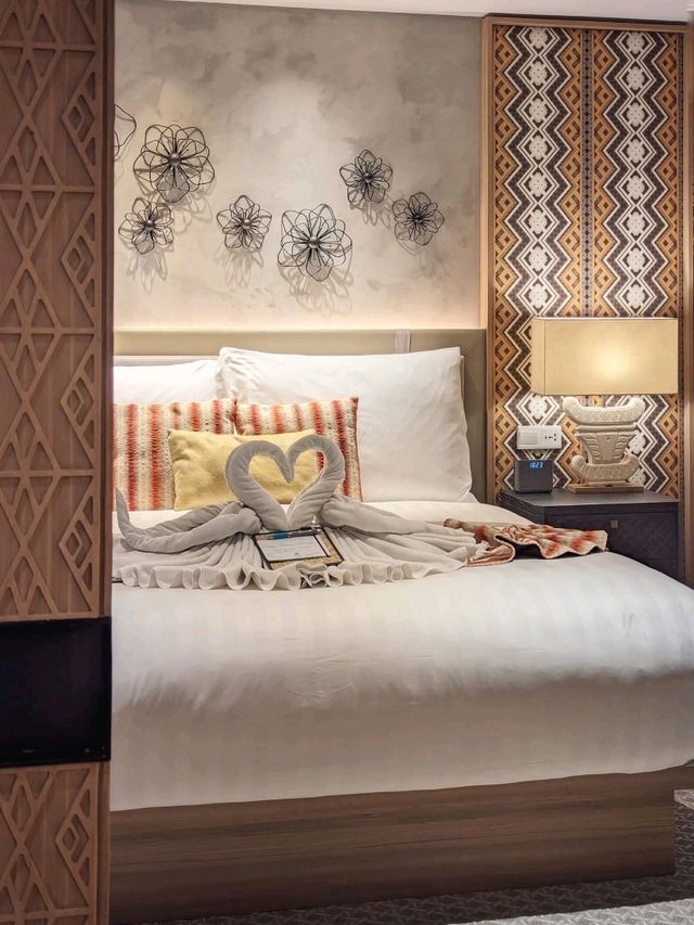 “Serenity by the Pool: Courtyard Nusa Dua’s Bali Terrace Escape”