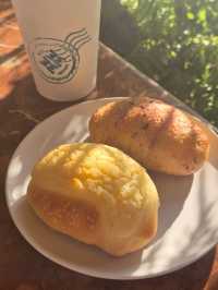 부산 해운대 이색적인 동굴 감성 베이커리 카페 🥖 
