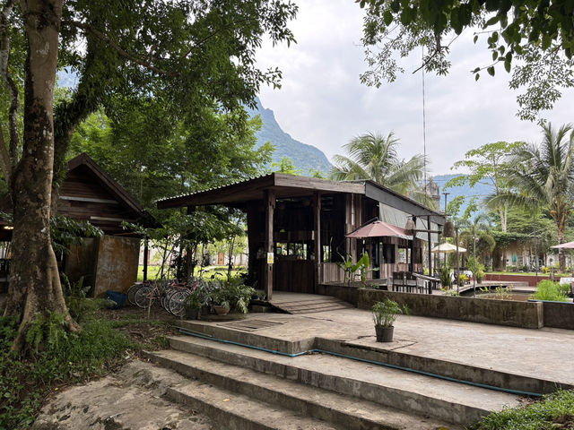 ที่พัก อังสะหวัน วังเวียง วิวหลักล้าน งบหลักร้อย