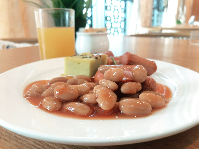 Breakfast 