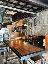 GLUR HOUSE (เกลอเฮาส์)