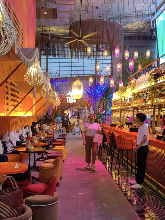 曼谷網紅泳池咖啡店💕TRIBE Sky Beach Club