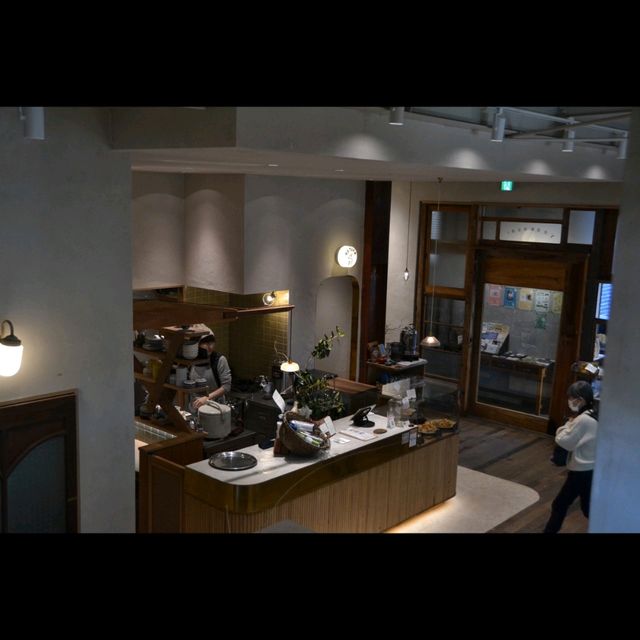 リサイクル素材でできた癒しのカフェ「live in sense」