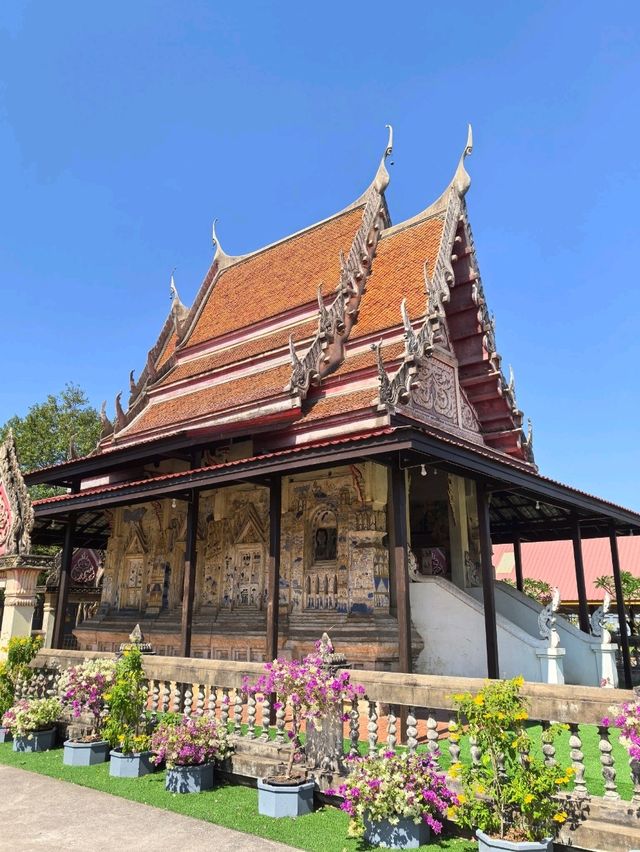 ย้อนรอยวิถีอีสานผ่านฮูปแต้ม ที่วัดไชยศรี ขอนแก่น