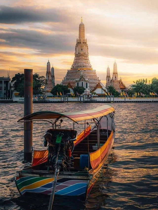 ワットアルンの夕暮れは、まるで絵画のような美しさ。#タイ旅行 #ワットアルン