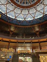 【石川県・金沢市】美しいすぎる図書館📚