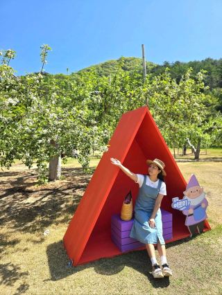 Mungyeong Saejae Tea Bowl Festival Like a Spring Picnic