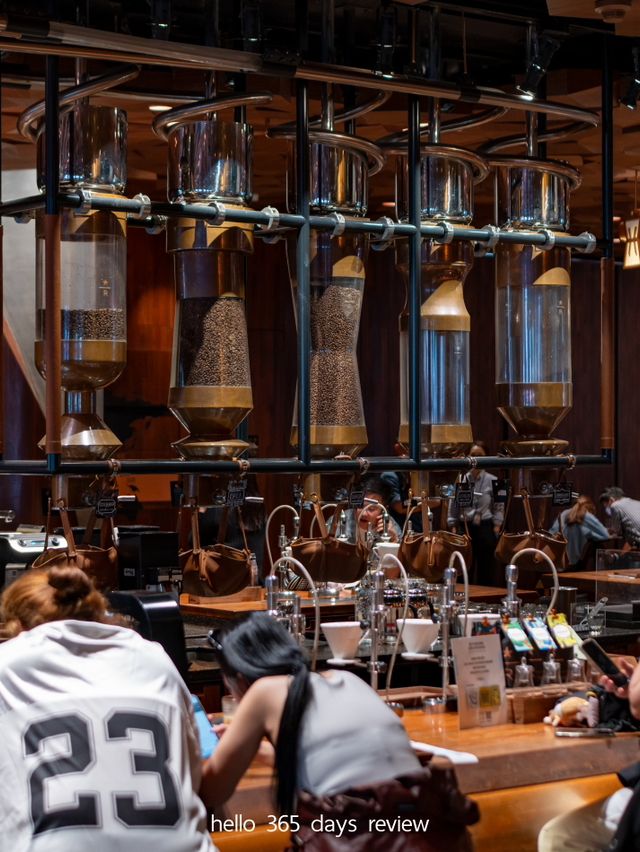 คาเฟ่เรเซิร์ฟที่ใหญ่ที่สุดในเอเซีย