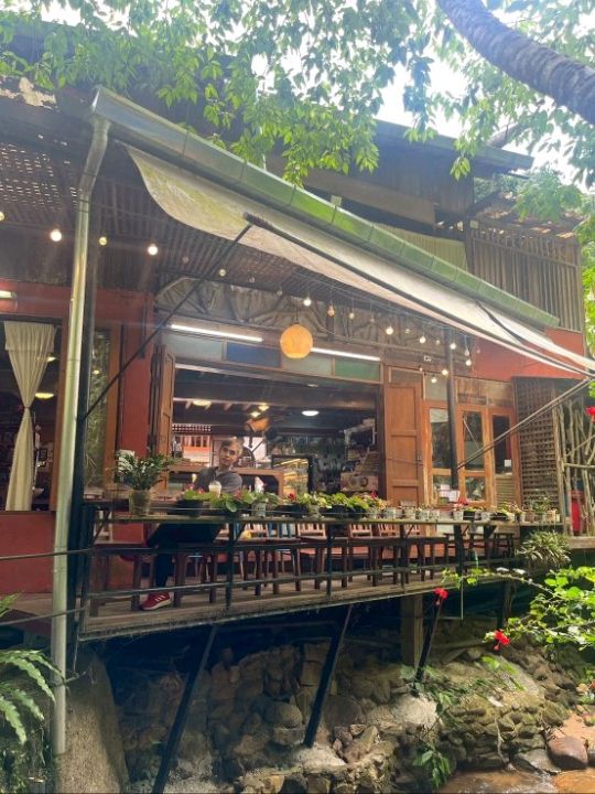 ดื่มกาแฟ ชมความงามของธรรมชาติ ร้านลุงปุ๊ดป้าเป็ง