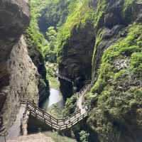รีวิวสถานที่: 龙水峡地缝 (Longshuixia Gorge)