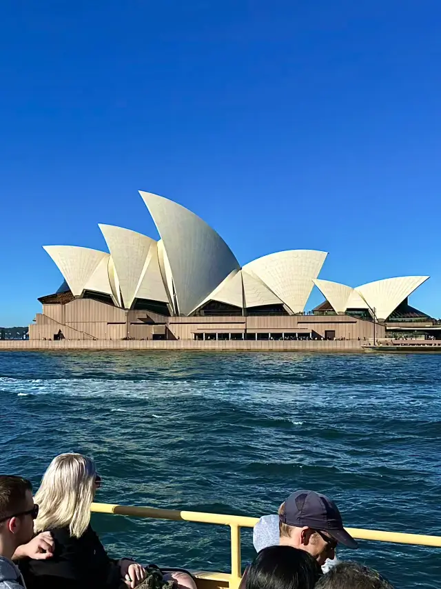 澳洲。
☁️✨「澳洲，一個溫柔擁抱你心靈的地方」🐨