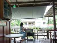 คาเฟ่ไม้ริมน้ำสุดคลาสสิคแค่พระประแดง