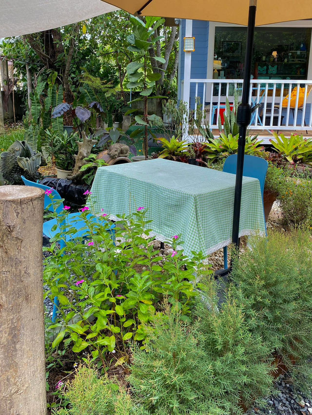 Cafe Tiny House🩵💙☁️📘🫐 
