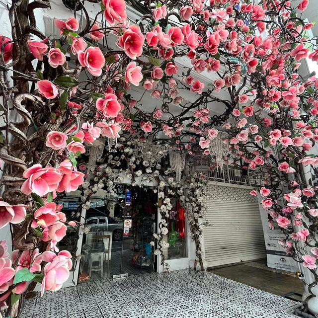 🌺 Strolling Through Timeless Phuket Old Town 🇹🇭