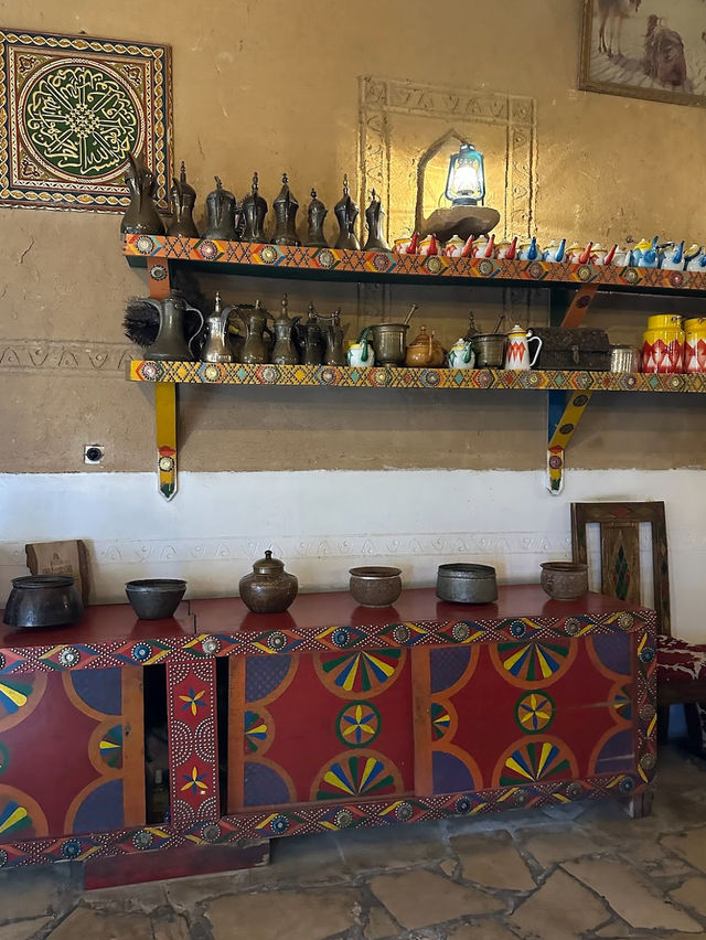 【一口咬進沙漠的靈魂：Najd Village 傳統料理餐廳體驗】