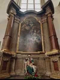 ⛪️荘厳な美と歴史に包まれる、ノートルダム大聖堂の魅力