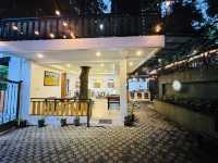 Chill by the Lake at Mealia Café