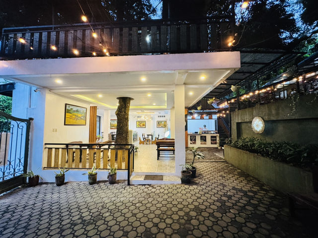 Chill by the Lake at Mealia Café