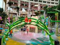 สระว่ายน้ำอลังการ kidzone ของเล่นเยอะมาก