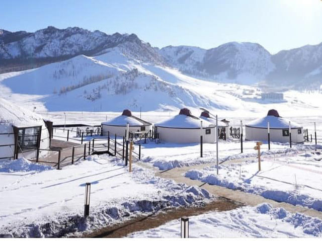 蒙古🇲🇳住進蒙古草原的山谷秘境蒙古包