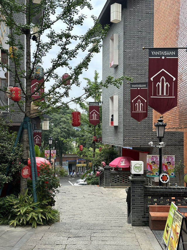 煙台山很適合慢悠悠走一天