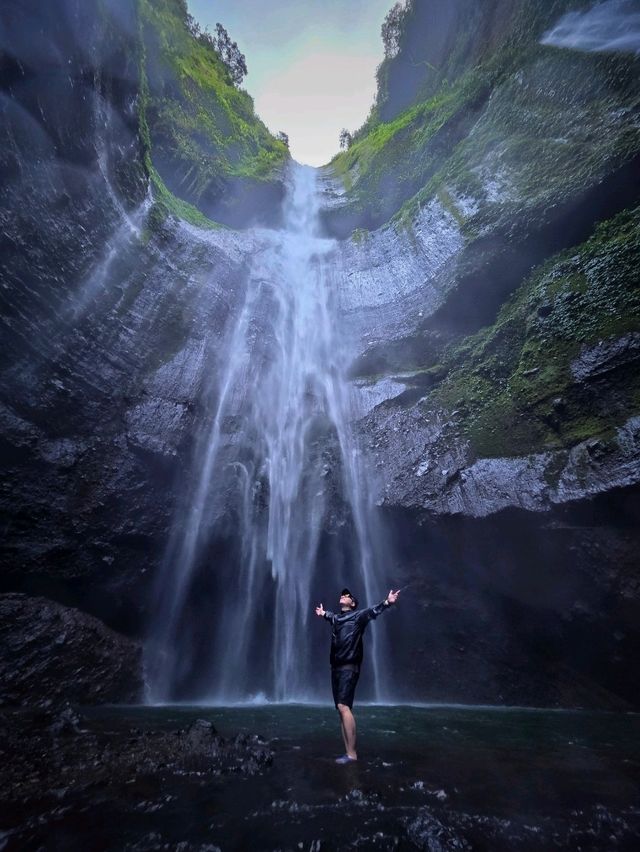 วิธีเดินทางไป Madakaripura Waterfall