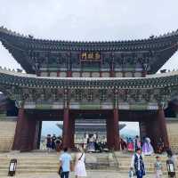 Gwanghwamun Gate & Changing of the Guard Ceremony