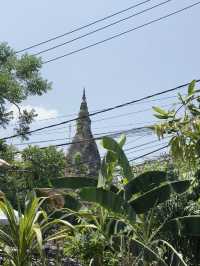 พระธาตุดำ เจดีย์โบราณกลางเมืองเวียงจันทน์