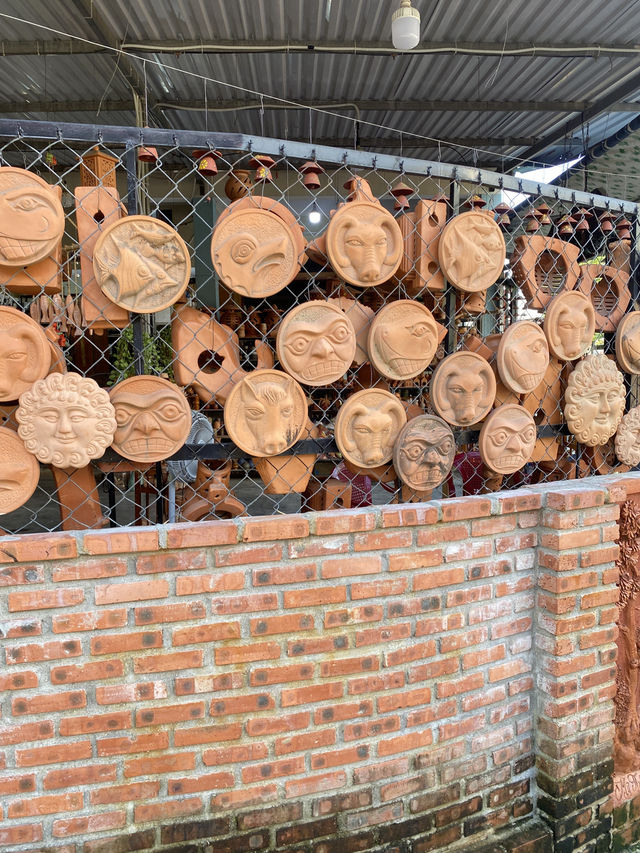  เดินเล่นหมู่บ้านปั้นหม้อ Thanh Pottery Village 