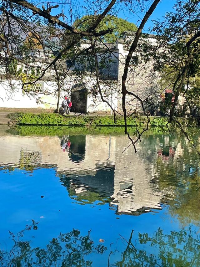 Wander the Waters of beautiful Hongcun