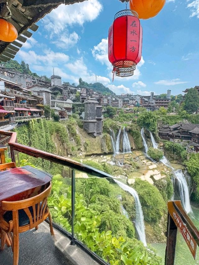 “The Hanging Waterfall of Hibiscus Town”