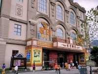 The Dream Bund Resort with Its Broadway Show !