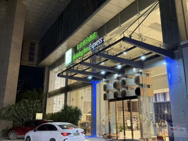 深圳北站智選假日酒店，大房空間