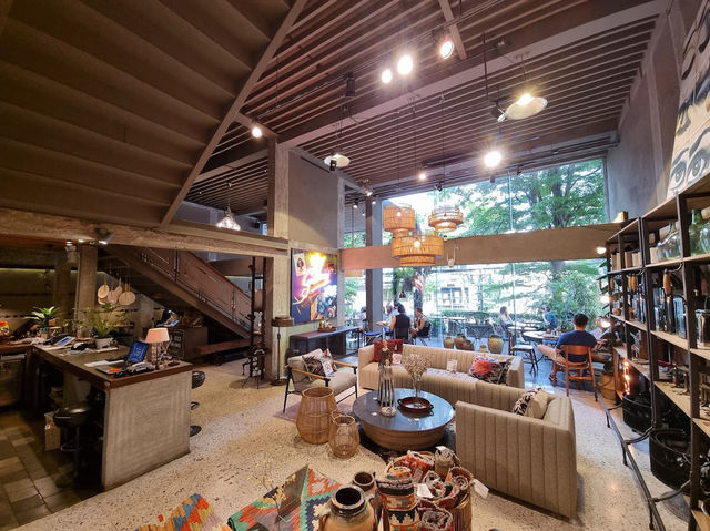 Laka Bangkok สาธร 