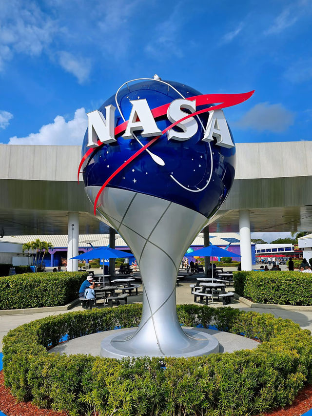 Golden Hour Among Giants: Kennedy Space Center’s Rocket Garden & Mars Yard 🚀🌅
