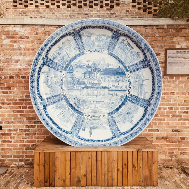 🏺✨ *Jingdezhen (景德镇): China’s "Porcelain Capital" for 1,700 Years* 🏮🍶