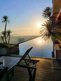 Comfort and Convenience for Business Travel at Holiday Villa JB.