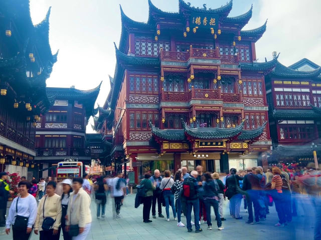 Китай. Шанхай. Yuyuan Bazaar и Yuyuan Garden Китай. Шанхай. Yuyuan Bazaar и Yuyuan Garden