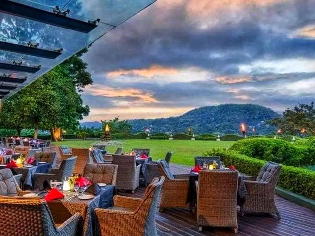Earl’s Regency Hotel – Luxury Amid the Hills of Kandy Earl’s Regency Hotel – Luxury Amid the Hills of Kandy