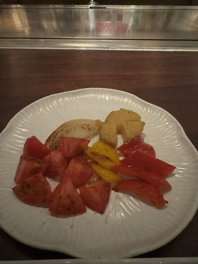 旬な食材を高級感あふれる空間で堪能!鉄板焼 けやき坂 旬な食材を高級感あふれる空間で堪能!鉄板焼 けやき坂