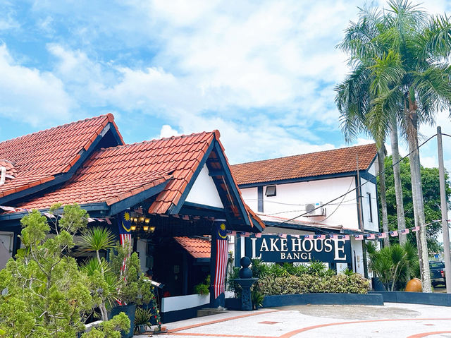 Weekend Escape at Lake House Bangi