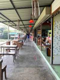 ตลาดน้ำกับทุ่งบัวแดงจะไปด้วยกันได้ไหม?