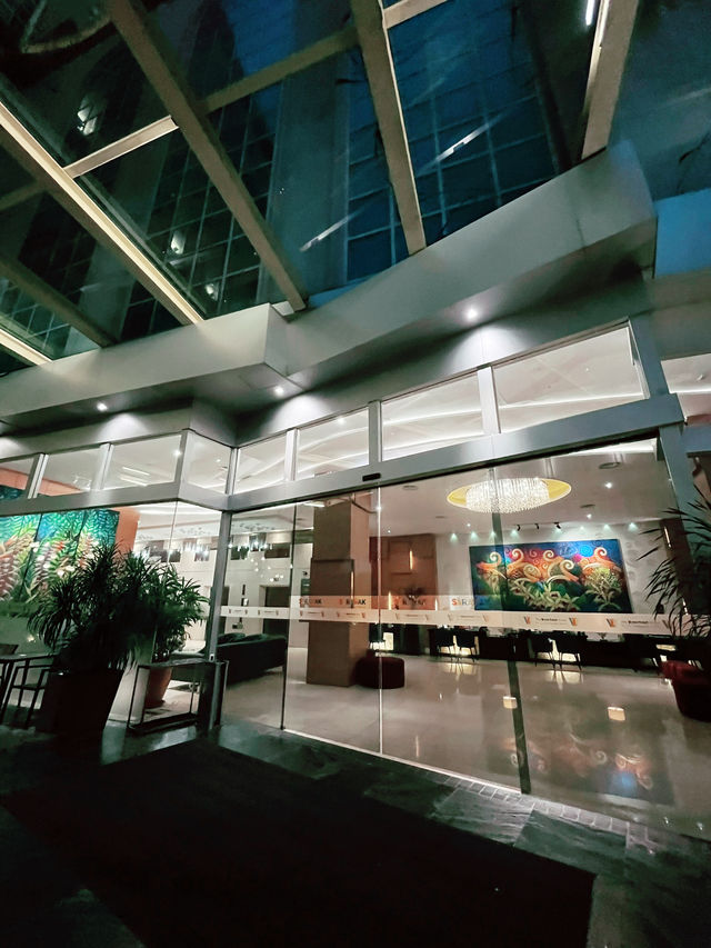 The Waterfront Hotel Kuching: Vibrant Stay in the Heart of the City
