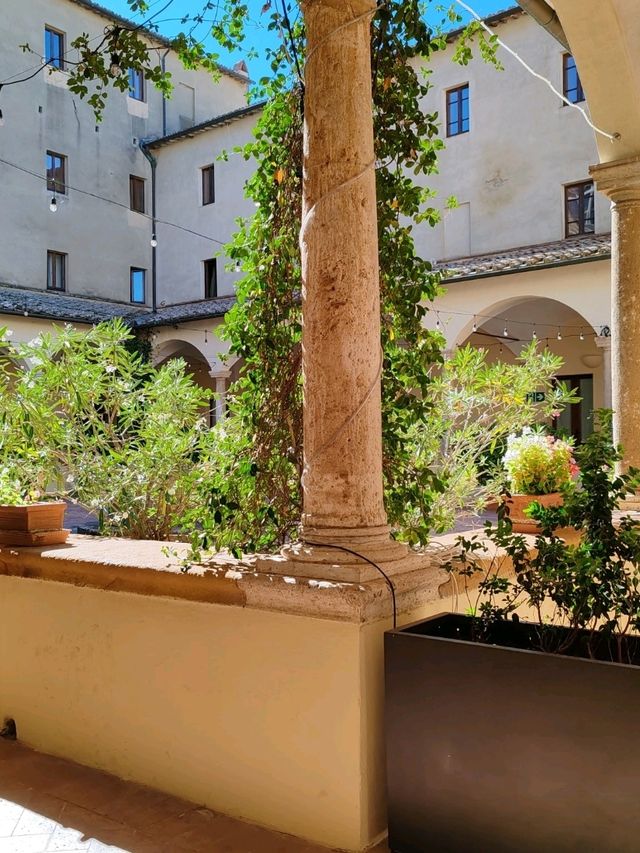 A Hotel and Restaurant in an Ancient Monastery in Pienza